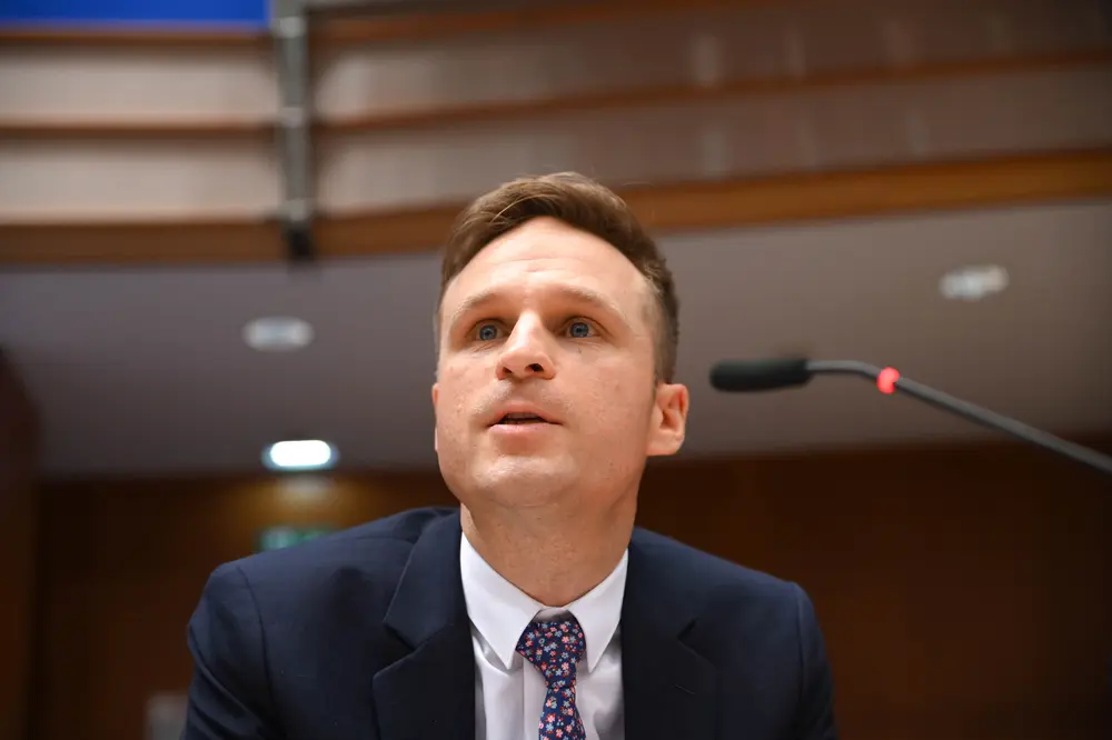 Ponente: Vermeulen (BE/PPE)