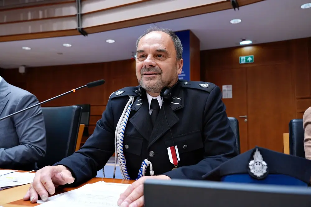 Relatur: Adam Banaszak (PL/AE)