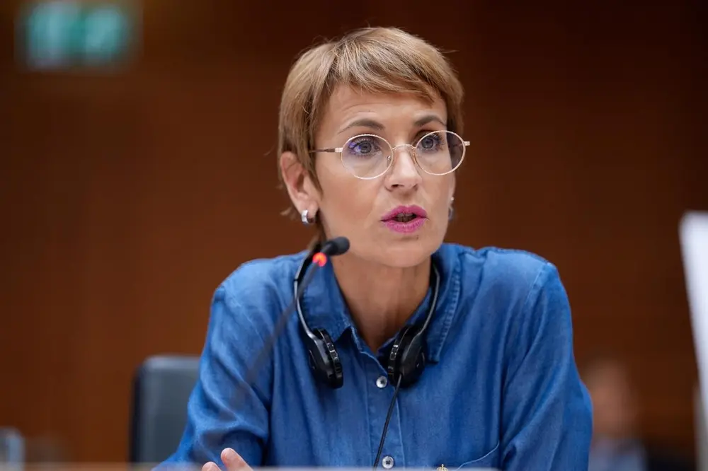 Esittelijä María Chivite