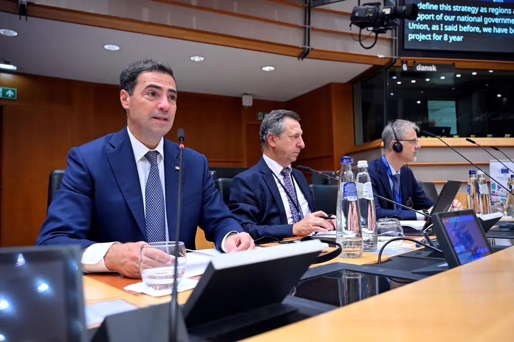 Imanol Pradales, President tal-Pajjiż Bask, matul is-sessjoni plenarja tal-KtR.