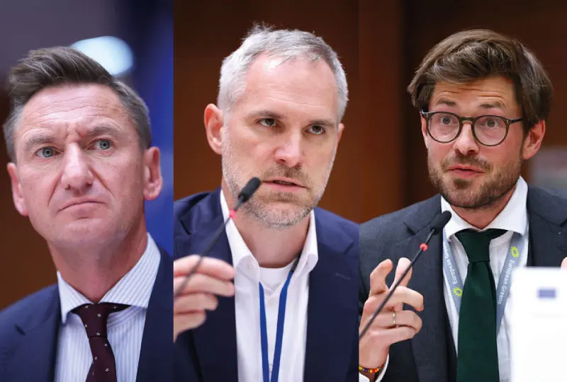 Rapporteurs Geblewicz, Hřib, and De Ron (left to right)