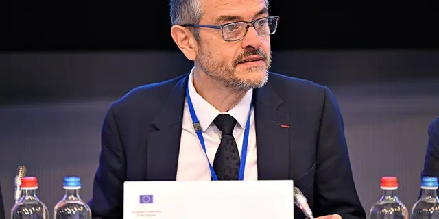 The EU must provide local and regional authorities with technical and financial means to decarbonise the building stock by 2050