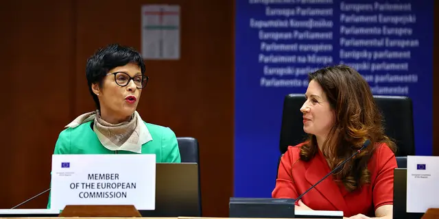 CoR President Tutto (right) and Commissioner Kos