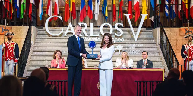Præsident Kata Tüttő modtager Carlos V-prisen fra kongen af Spanien