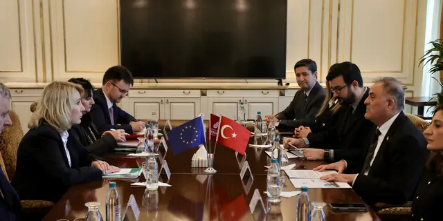 Bilaterale ontmoeting tussen Jelena Drenjanin, voorzitter van de werkgroep Turkije, en Nuri Aslan, waarnemend burgemeester van de metropolitane gemeente Istanbul.