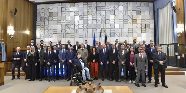 President Tüttő (centre) with members of the Regional Council of Valle d'Aosta