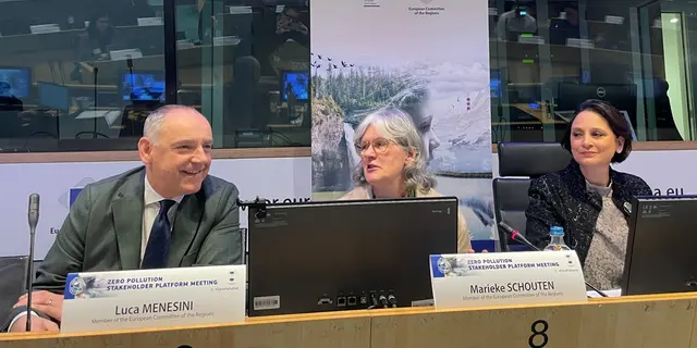 Luca Menesini, Marieke Schouten y Veronica Manfredi (DG ENV) en la reunión de la Plataforma de Partes Interesadas de la Contaminación Cero.